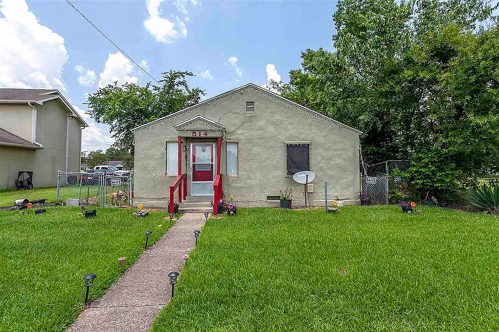 2 bed, 725 sqft, $900 — Photo 1