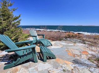 18 Cragmoor Ln, Bailey Island, ME 04003