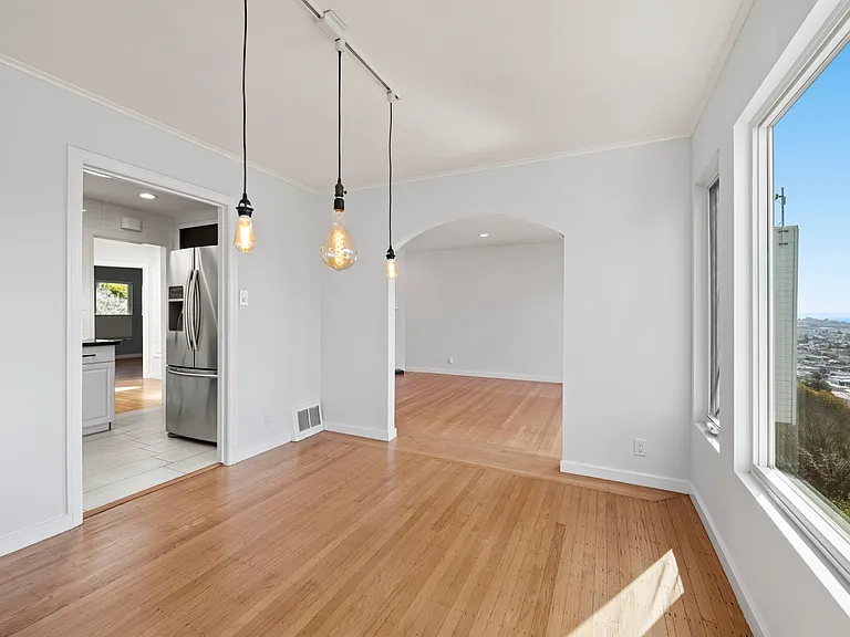 41 Saturn St — Photo 17