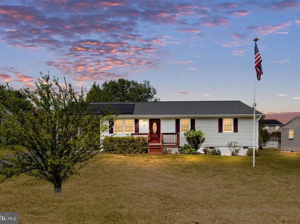 919 Eastern View Dr, Fredericksburg, VA 22405