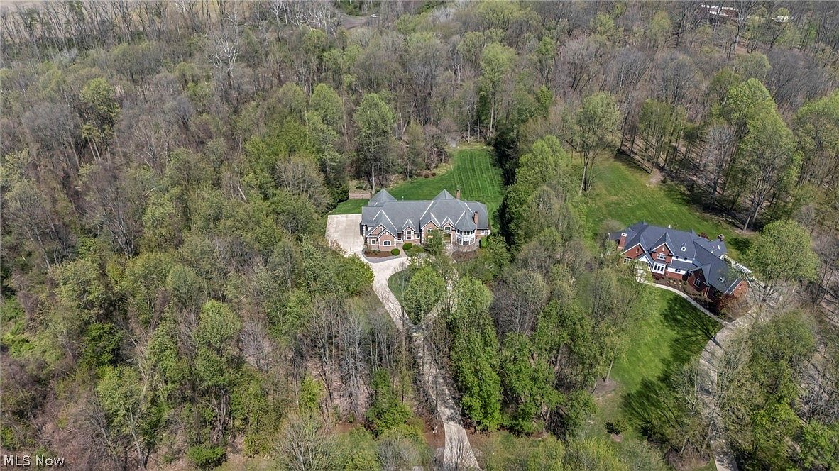 House on the Hill ストライプオーバーオール 70cm 8365 Sanctuary Dr, Kirtland Hills, OH 44060 | MLS #5202231 | Zillow