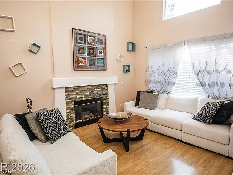 805 Old Mine Creek Ln — Photo 5