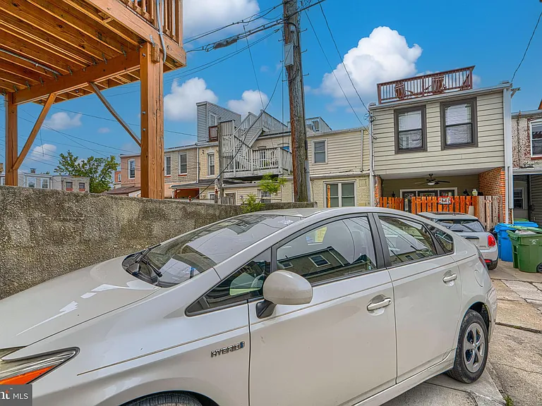 600 S Robinson St — Photo 35