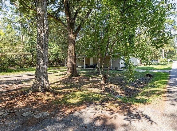 4th image of 59086 Dogwood Ln