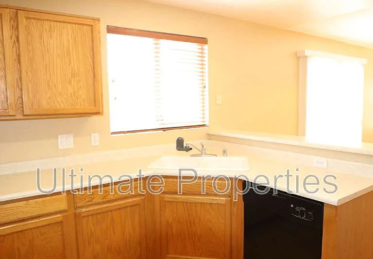 12237 W Larkspur Rd — Photo 8