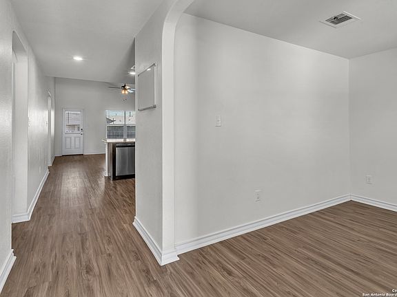 3rd image of 6418 Hoffman Plain
