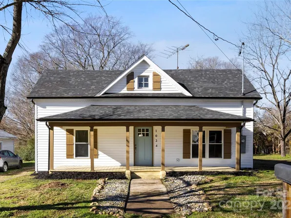 1024 8th St, Statesville, NC 28677