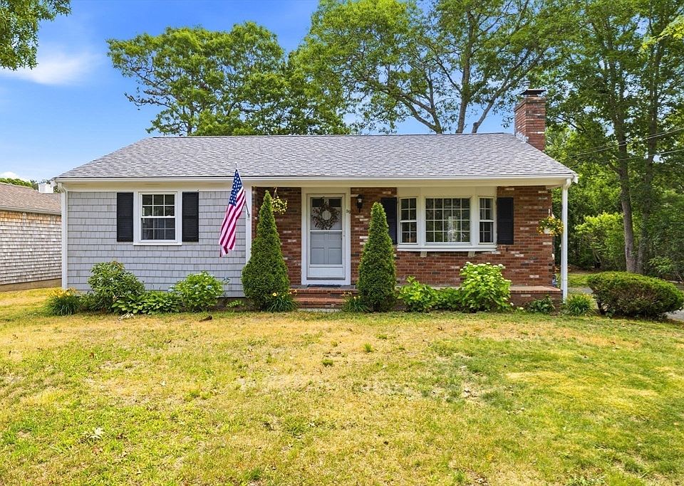 1st image of 90 Castlewood Cir