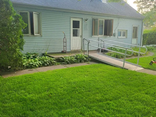 48606 Jefferson Ave, Chesterfield, MI 48047