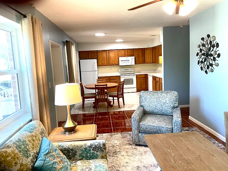380 Base Ave E #203 — Photo 7