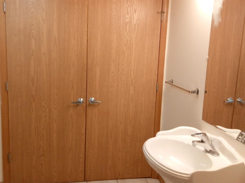 2nd image of 1806 S Cottage Grove Ave APT 215