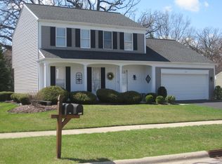 761 Hickory Ln, Carol Stream, IL 60188