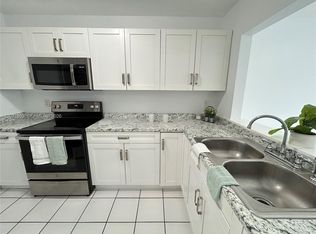 15332 SW 72nd St #6-22, Miami, FL 33193