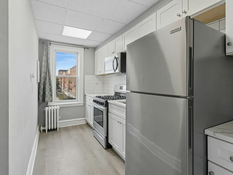 1913 Avenue Z #3