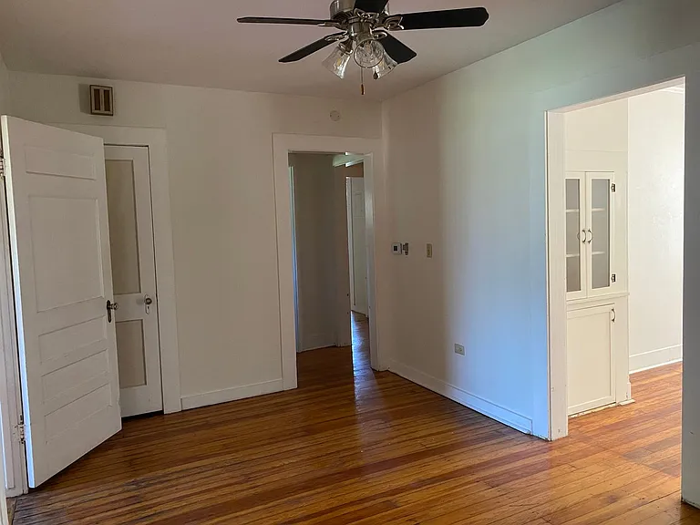 933 Beck St — Photo 6