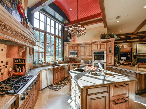 3rd image of 720 Glen Abbey Dr