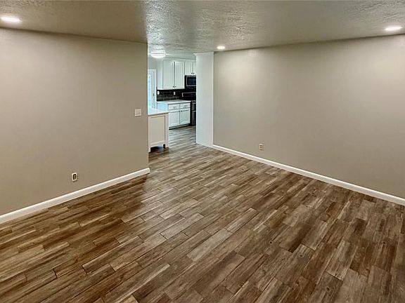 5th image of 723 Barbour Ave