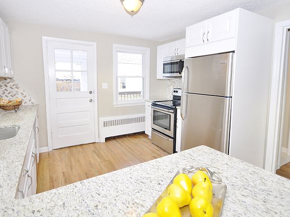 3rd image of 28 Bina Ave