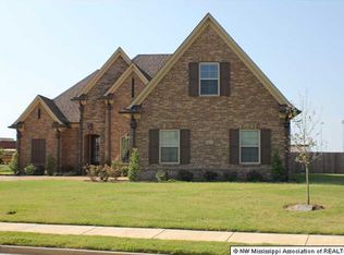 6825 Hawks Crossing Dr, Olive Branch, MS 38654