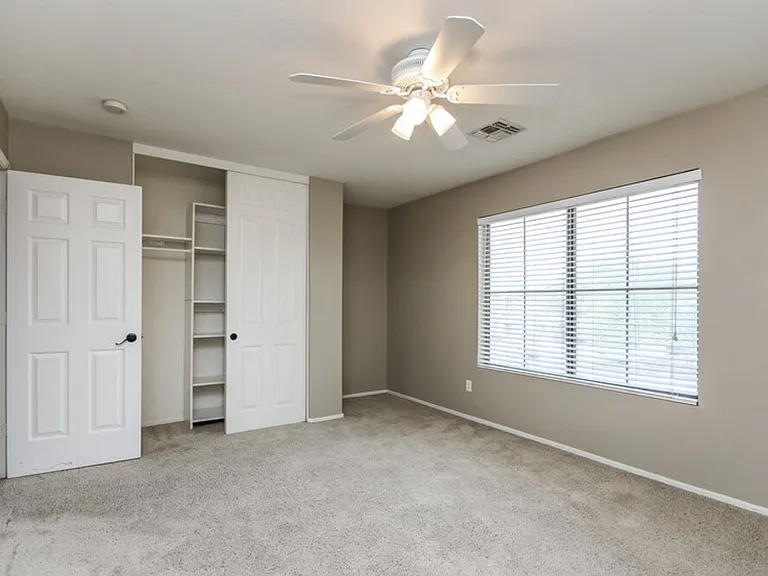 1081 E Horseshoe Dr — Photo 7