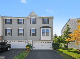 312 Pin Oak Ln, Perkasie, PA 18944
