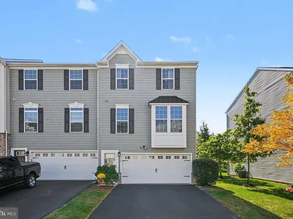 312 Pin Oak Ln, Perkasie, PA 18944
