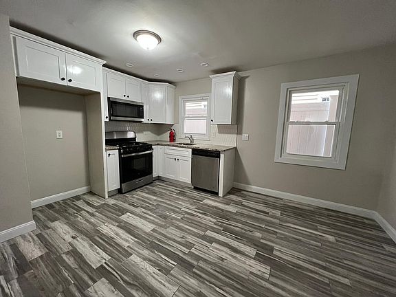 3rd image of 347 Washington Ave Floor 1