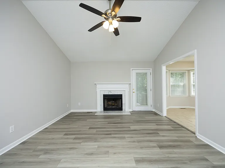 109 Havencrest Lndg — Photo 6