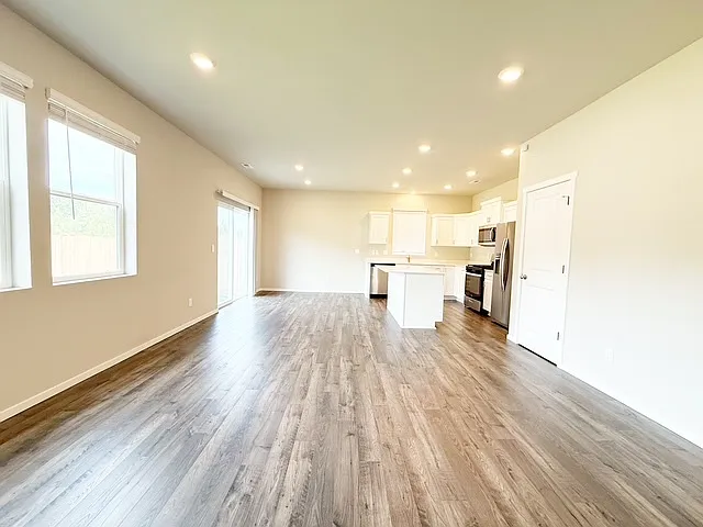 1561 Southwest Fielder Place - 1 — Photo 4