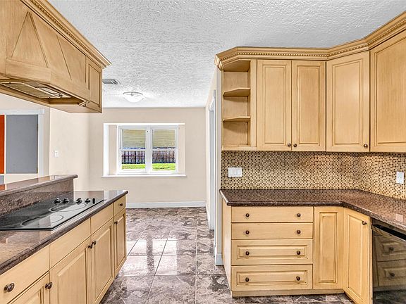 4th image of 8227 Schaffer Ln