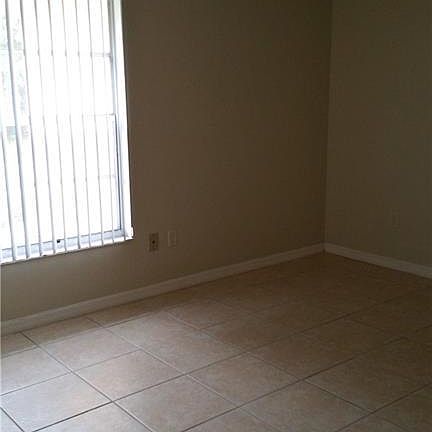 4th image of 1023 SE 11th St #A-b