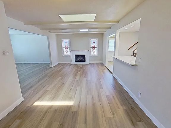 4th image of 16341 Arlington Ln