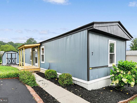 2nd image of 7 Spruce Dr