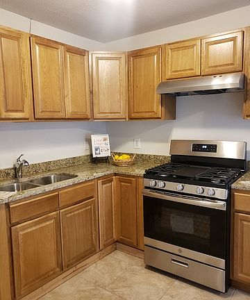 3rd image of 4914 Enid St