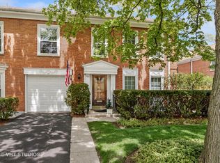 706 Gregg Rd, Northbrook, IL 60062