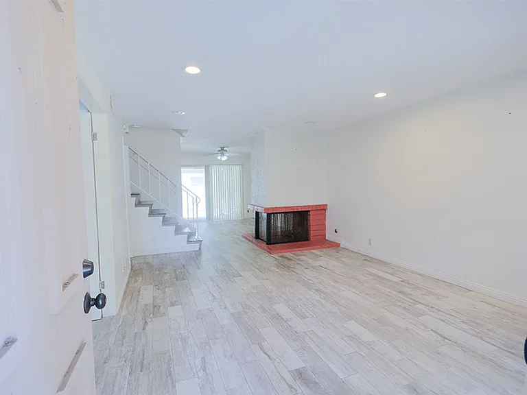 12883 Newhope St — Photo 4