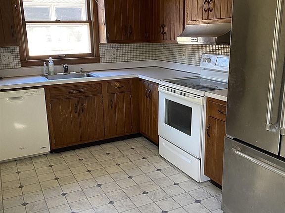4th image of 125 Manchester Dr