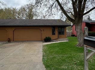 1033 Coppens Rd, Green Bay, WI 54303
