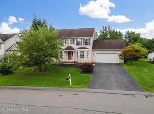 28 Cavalry Crse, Mechanicville, NY 12118