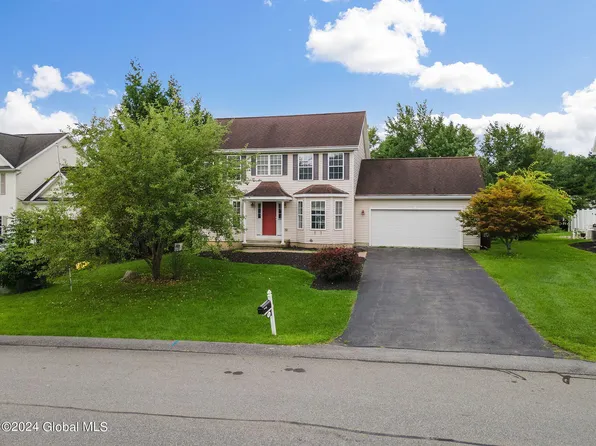 28 Cavalry Course, Mechanicville, NY 12118