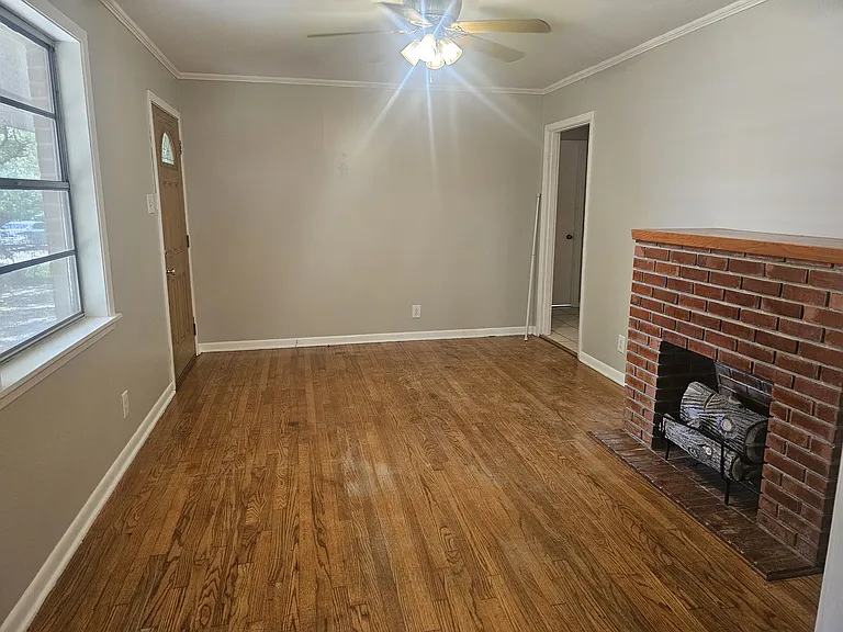 114 Fairlane Dr — Photo 8