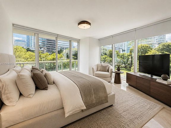 4th image of 495 Brickell Ave APT 411