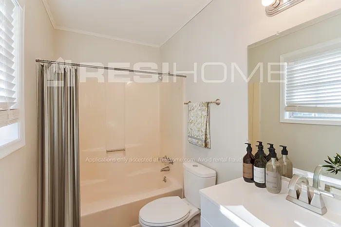 7432 Meadows Dr — Photo 10