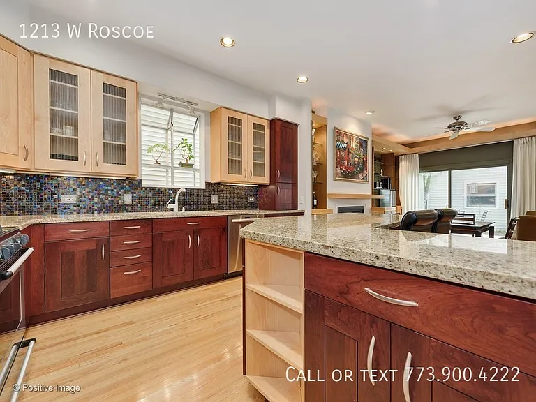 1213 W Roscoe St — Photo 11