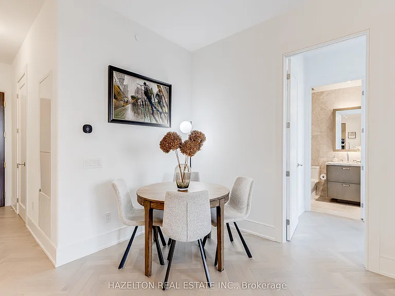 455 Wellington St W #301 — Photo 14