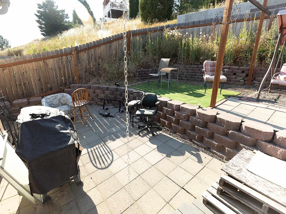 2nd image of 334 Southview Ave
