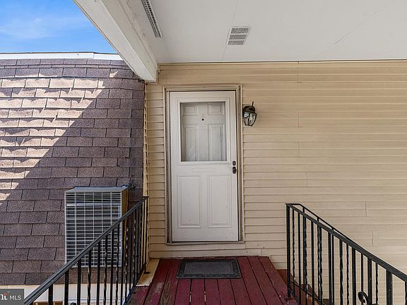4th image of 10 Florence Tollgate Pl
