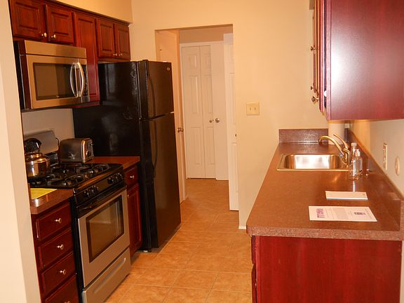 5th image of 24423 Olde Orchard St #9