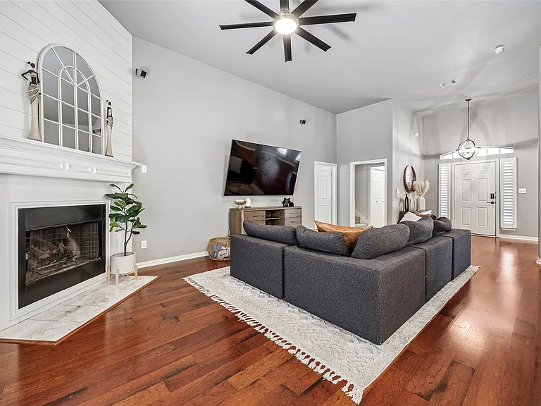 507 Mattie Ln — Photo 8