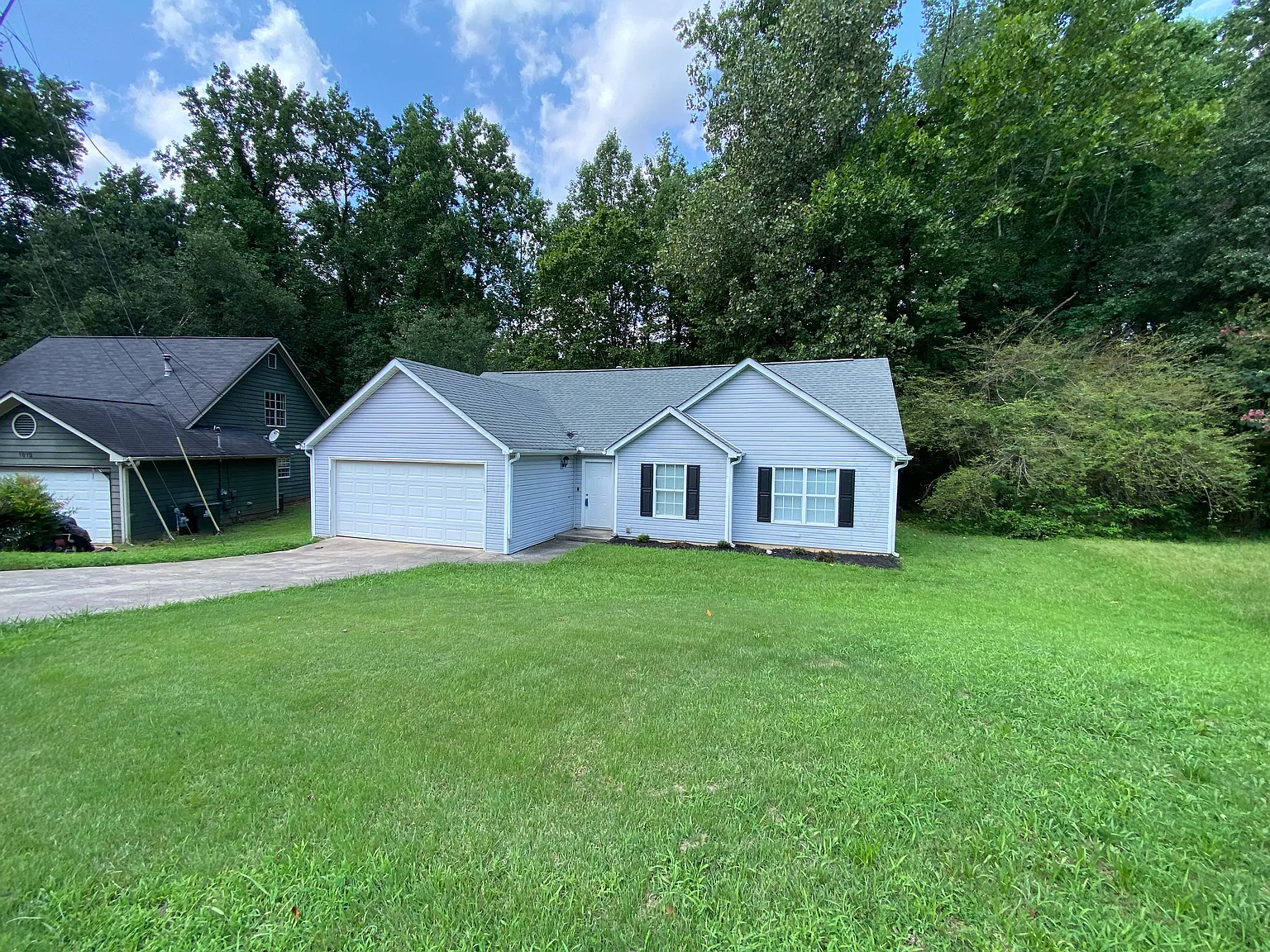 3 bed, 1250 sqft, $1,950 — Photo 1